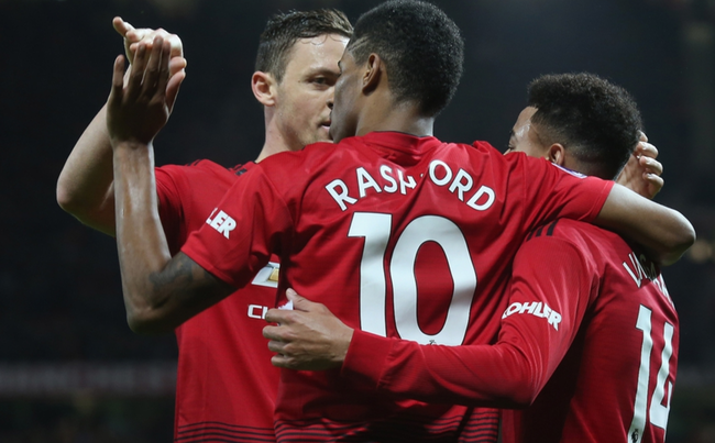 球迷们对其 球迷们对其